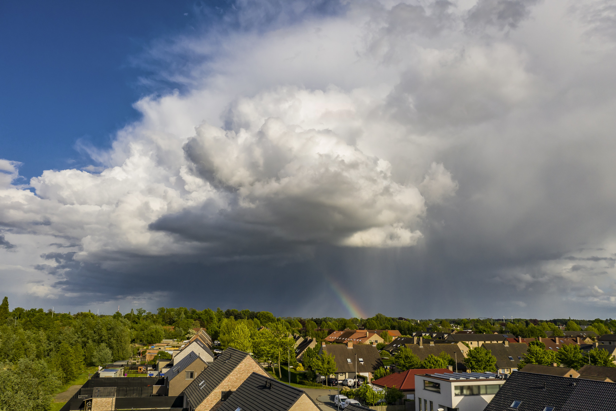 Weerwoord | Ook vandaag heerlijke buien! Opnieuw de drone de lucht in