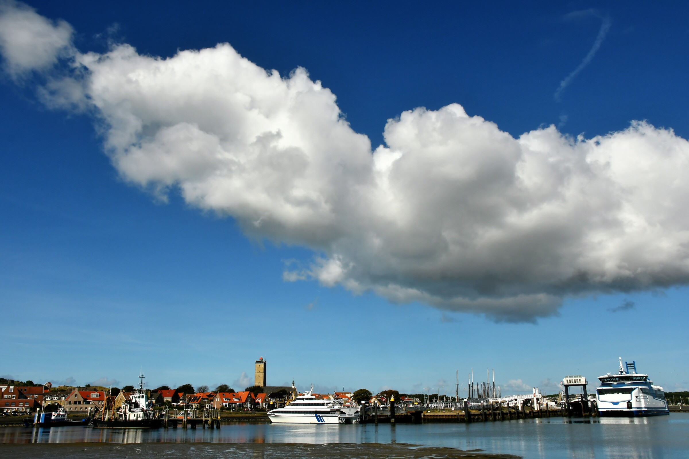 Weerwoord Cumulus Radiatus Straatje Hier Op Terschelling Vaak Aanwezig